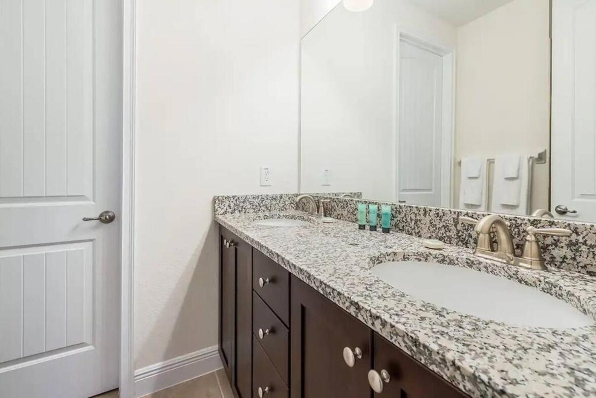 Gorgeous Home W Game Room Heated Pool Spa Orlando Exteriör bild